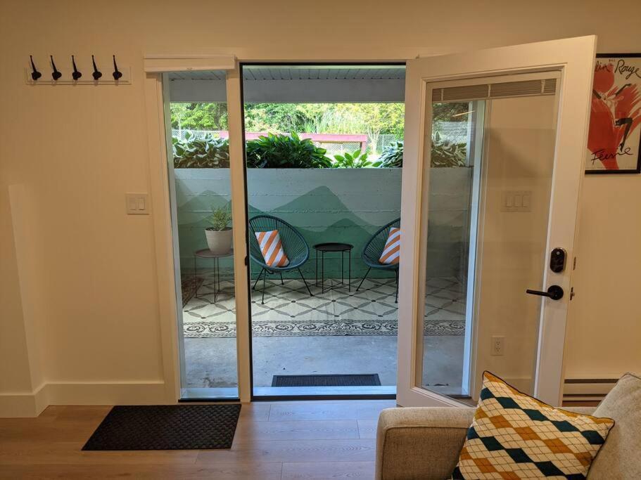 Bright Modern 1Br Suite In Sooke Village Core Экстерьер фото