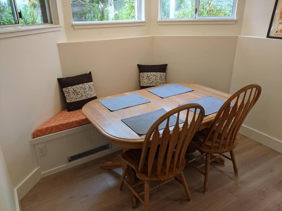 Bright Modern 1Br Suite In Sooke Village Core Экстерьер фото